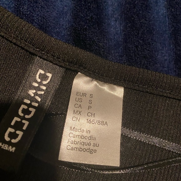 Black dress - Picture 3 of 5